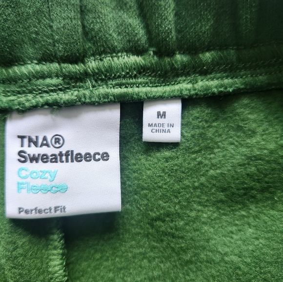 Aritzia TNA size medium cozy fleece - Picture 4 of 9